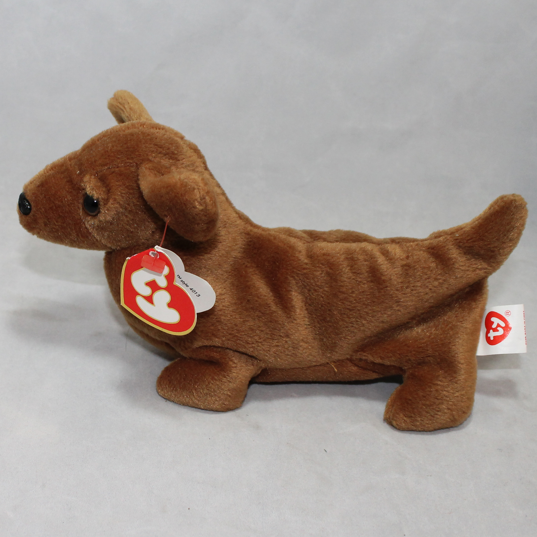 Ty Beanie Babies Weenie the Dog MWMT